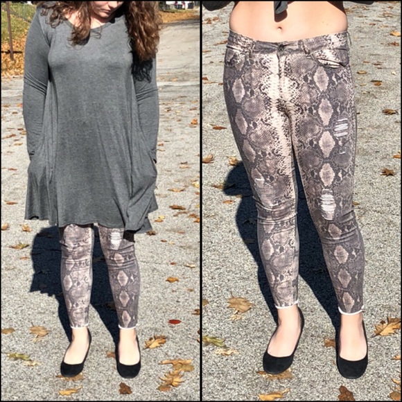 Snake Print Distressed Hem Skinny Jeans! NEW! - Picture 2 of 12